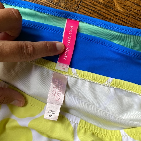 Victoria’s Secret bikini bottoms bundle. Both size M - Picture 6 of 6